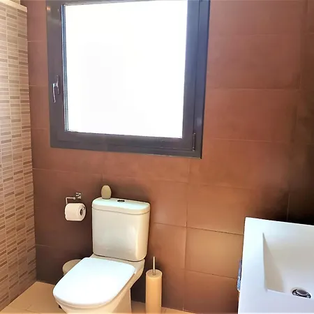 Apartment En Roses: Terraza, A/a, Wifi, Parking, 2ª Linea De Playa - Es-258-89 *